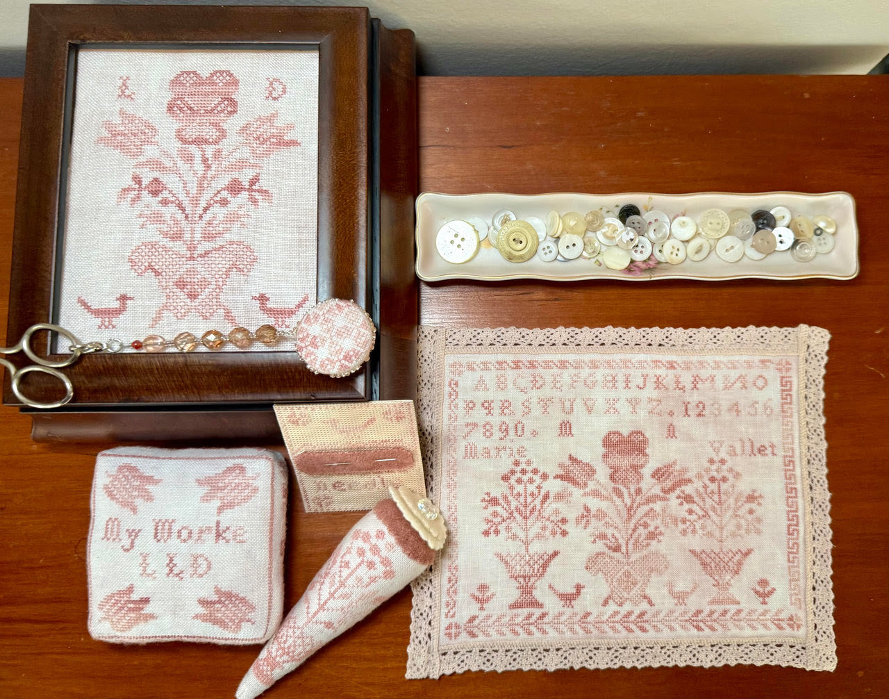 A French Rose - Les Petits Accoutrements